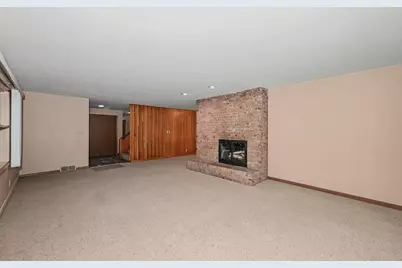 601  Kentucky St, Racine, WI 53405 - Photo 2