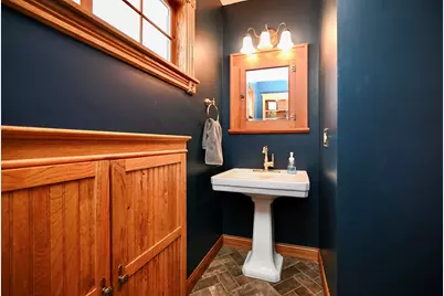 629  9th St, Winona, MN 55987 - Photo 16