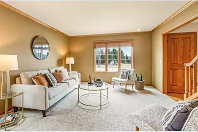 1239  Canary Ln, Grafton, WI 53024 - Photo 6