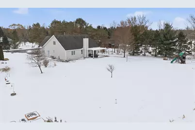 307  Scuppernong Cir, Dousman, WI 53118 - Photo 34