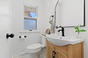 831 W Riverview Dr, Glendale, WI 53209 - Photo 16