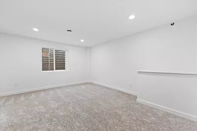 831 W Riverview Dr, Glendale, WI 53209 - Photo 28