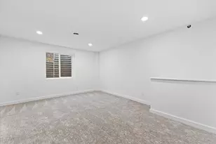 831 W Riverview Dr, Glendale, WI 53209 - Photo 28