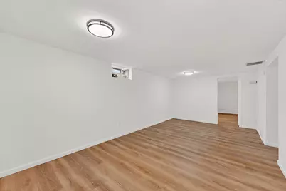 6726 W Silver Spring Dr, Milwaukee, WI 53218 - Photo 32