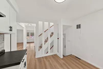 6726 W Silver Spring Dr, Milwaukee, WI 53218 - Photo 18