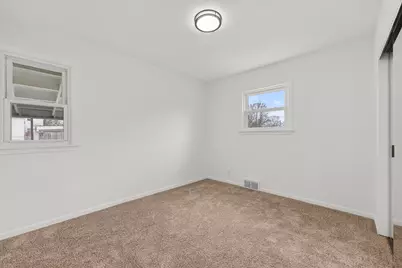 6726 W Silver Spring Dr, Milwaukee, WI 53218 - Photo 20