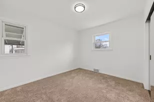 6726 W Silver Spring Dr, Milwaukee, WI 53218 - Photo 20