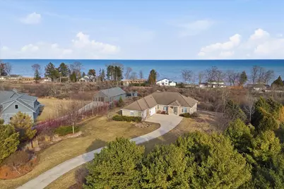 5207  Lower Lakeview Ridge Rd, Belgium, WI 53004 - Photo 2