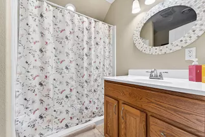 6317 W Bluemound Rd, Milwaukee, WI 53213 - Photo 22