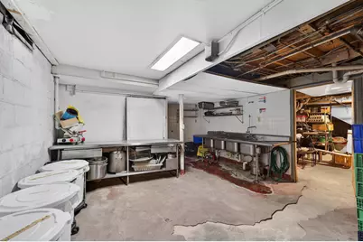 6317 W Bluemound Rd, Milwaukee, WI 53213 - Photo 20