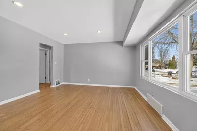 3135 E Koenig Ave, Saint Francis, WI 53235 - Photo 6