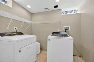 3135 E Koenig Ave, Saint Francis, WI 53235 - Photo 12