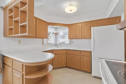 3756 S 124th St, Greenfield, WI 53228 - Photo 6