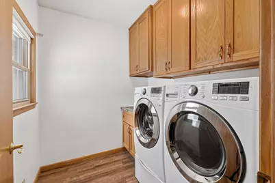 3756 S 124th St, Greenfield, WI 53228 - Photo 10