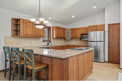 N80W13596  River Park Dr #16/3/E, Menomonee Falls, WI 53051 - Photo 8