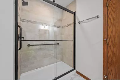 N80W13596  River Park Dr #16/3/E, Menomonee Falls, WI 53051 - Photo 20