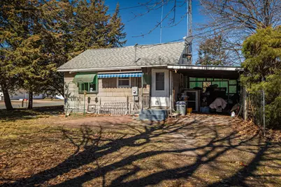 923  11th Ave, Onalaska, WI 54650 - Photo 1