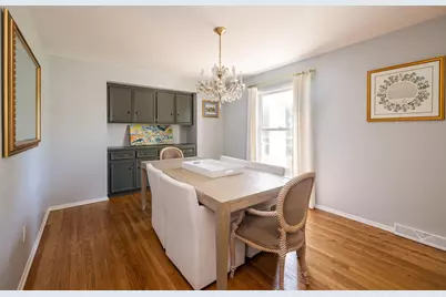 9495 N Fairway Cir, Bayside, WI 53217 - Photo 4