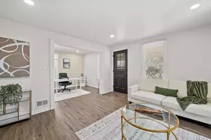 W156N5045 Pilgrim Rd, Menomonee Falls, WI 53051 - Photo 4