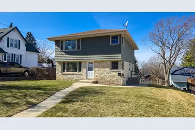 231  Prospect Ave, Pewaukee, WI 53072 - Photo 1