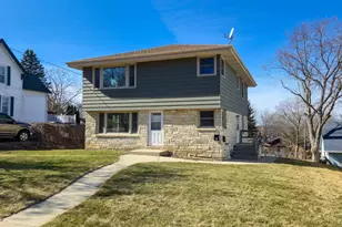 231 Prospect Ave, Pewaukee, WI 53072 - Photo 1