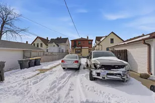 2120 S 76th St, West Allis, WI 53219 - Photo 6