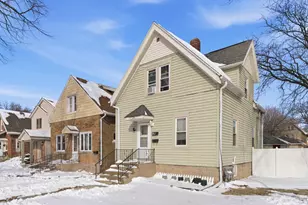 1028 S 61st St, West Allis, WI 53214 - Photo 2