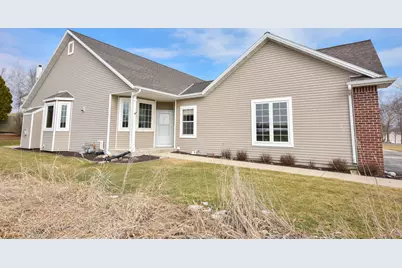 1014  Algoma Dr, Port Washington, WI 53074 - Photo 4