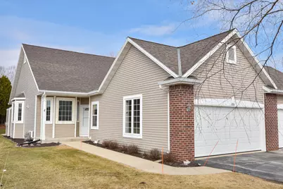 1014  Algoma Dr, Port Washington, WI 53074 - Photo 2