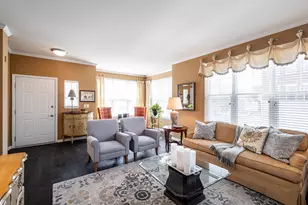 3870 S Lake Dr, Saint Francis, WI 53235 - Photo 6