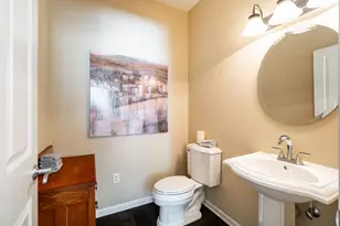 3870 S Lake Dr, Saint Francis, WI 53235 - Photo 24