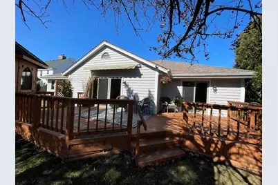 11625 W Sunset Ln, Greenfield, WI 53228 - Photo 34