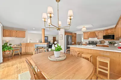 11625 W Sunset Ln, Greenfield, WI 53228 - Photo 10