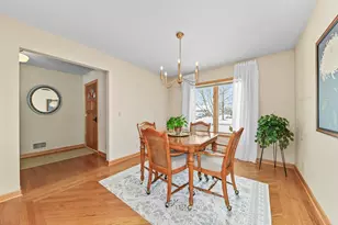 11625 W Sunset Ln, Greenfield, WI 53228 - Photo 14