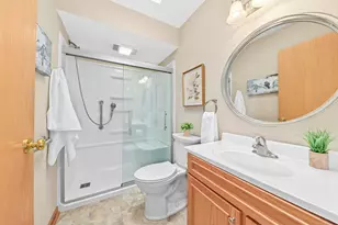 11625 W Sunset Ln, Greenfield, WI 53228 - Photo 22