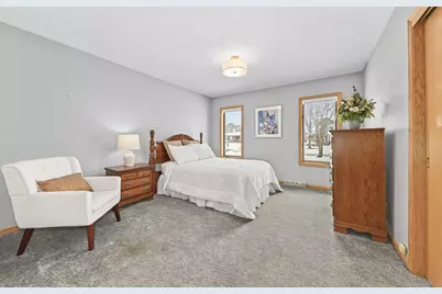 11625 W Sunset Ln, Greenfield, WI 53228 - Photo 20