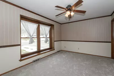 219  Willow Ct, Hartland, WI 53029 - Photo 14