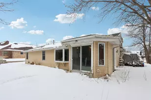 10719 W Calumet Rd, Milwaukee, WI 53224 - Photo 12