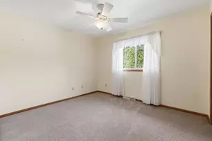 496 Glacier Pass, Slinger, WI 53086 - Photo 10