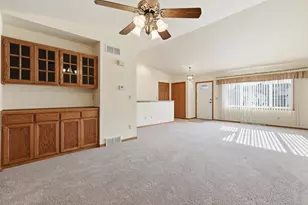 496 Glacier Pass, Slinger, WI 53086 - Photo 4