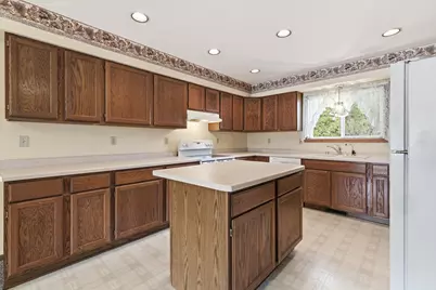 496  Glacier Pass, Slinger, WI 53086 - Photo 2