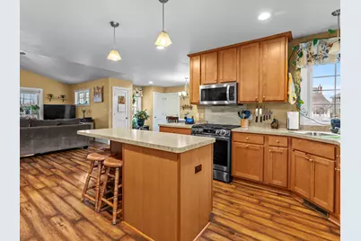 468  Pickett St, Plymouth, WI 53073 - Photo 10