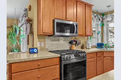 468  Pickett St, Plymouth, WI 53073 - Photo 12