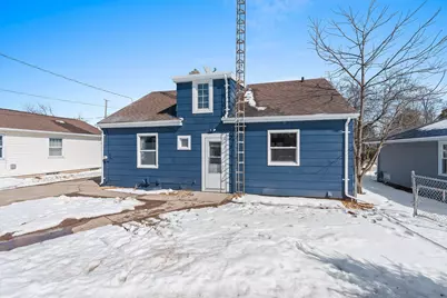 1316 N 8th St, Manitowoc, WI 54220 - Photo 32