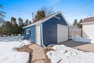 1316 N 8th St, Manitowoc, WI 54220 - Photo 30