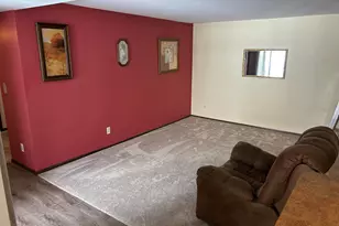 5200 S Tuckaway Blvd, Greenfield, WI 53221 - Photo 10