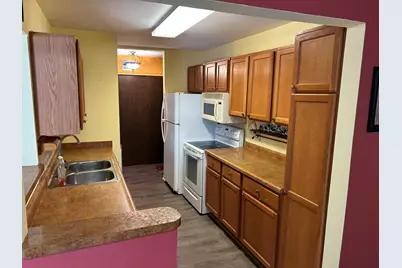 5200 S Tuckaway Blvd #111, Greenfield, WI 53221 - Photo 6