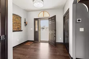 N88W18648 Duke St, Menomonee Falls, WI 53051 - Photo 20