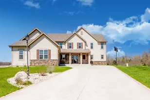 N88W18648 Duke St, Menomonee Falls, WI 53051 - Photo 1