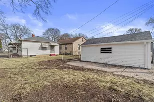 2101 W Fairmount Ave, Milwaukee, WI 53209 - Photo 20